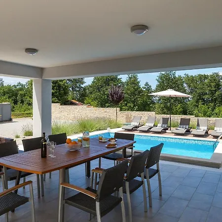 Tireli Tatil Evi Kršan